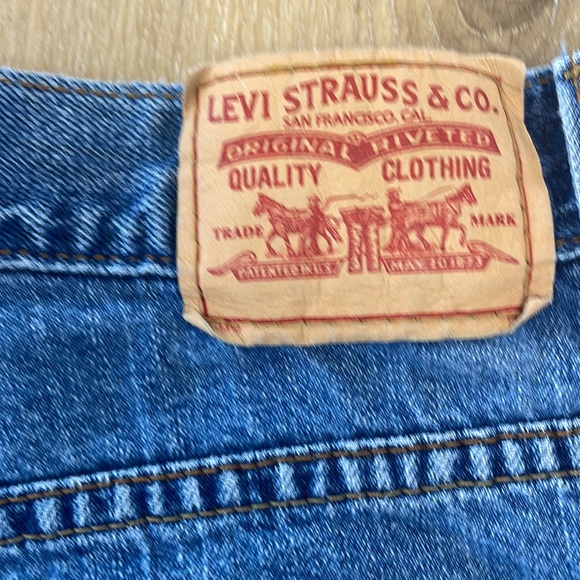Levi’s 550 Relaxed Denim Shorts - Picture 3 of 4